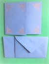 2 stk. kort + 2 stk kuverter fra Romak. 15 x 10 cm.  Blå.